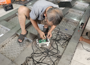 Cân điện tử Hùng Phong sẽ hỗ trợ khách hàng sửa chữa khi không mua hàng bên cần điện tử Hùng Phong